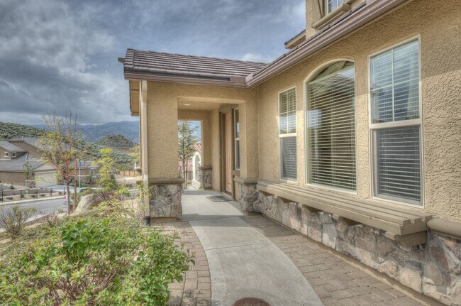 Photo - Beautiful former Meritage model home in the heart of Somersett. 4bed/3.5bath/3car 3764sf