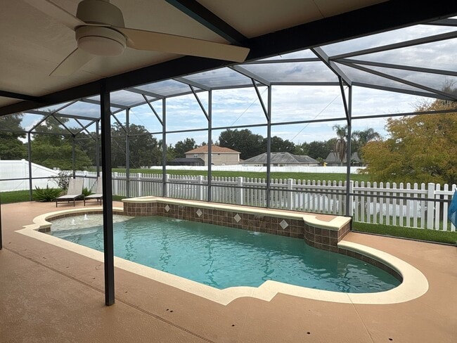 Photo - 353 Lake Amberleigh Dr