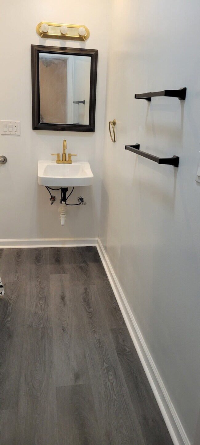 Recién renovado - 1109 S 23rd St Unidad 1st floor