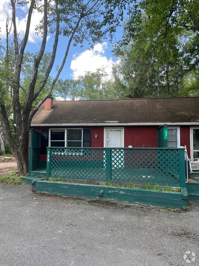 Building Photo - Chestnut Grove Village 17, 18, 19 Unit 103 CGV19 Rental
