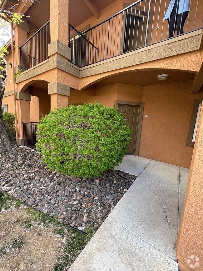 Building Photo - 2 Bedroom 2 Bath Condo Unit 1033