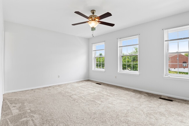 Photo - 166 Longford Rd