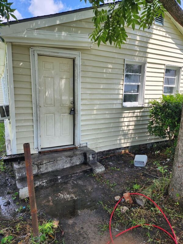 Photo - 2114 Adair St