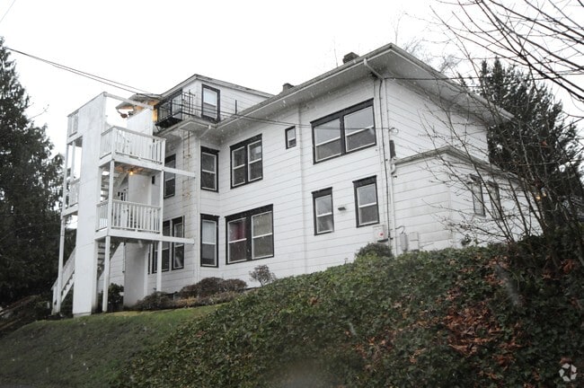 Photo - 17th Ave