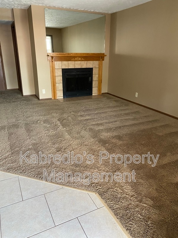 Building Photo - 1800 Knox St Unit 35