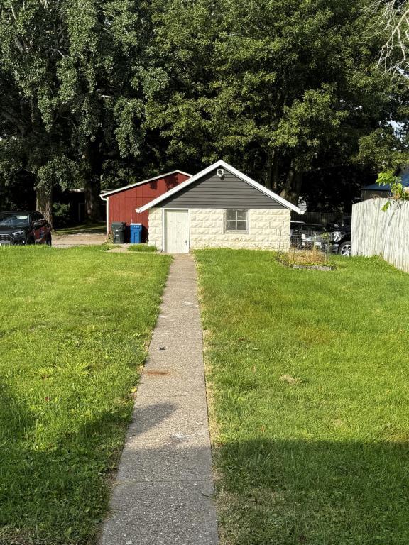 Photo - 129 Roscoe Ave