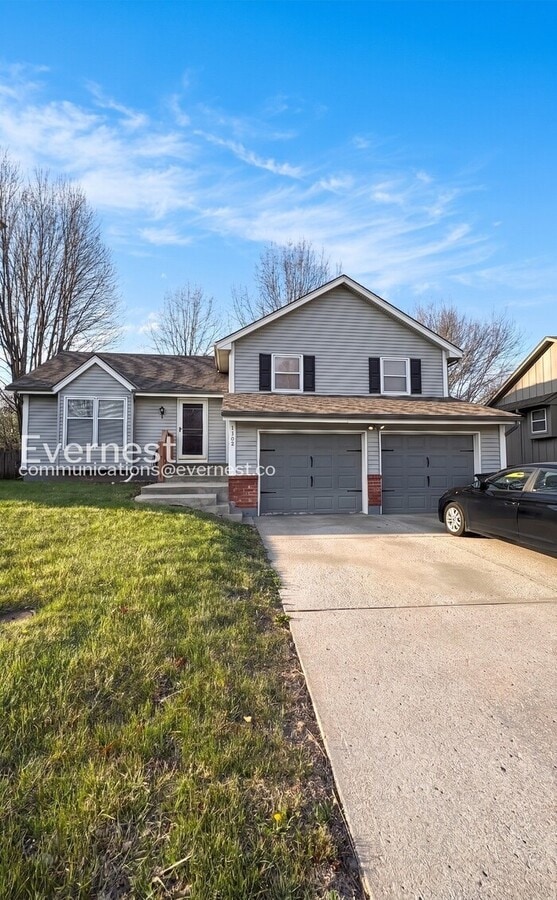Photo - 1120 SW Brook Ct