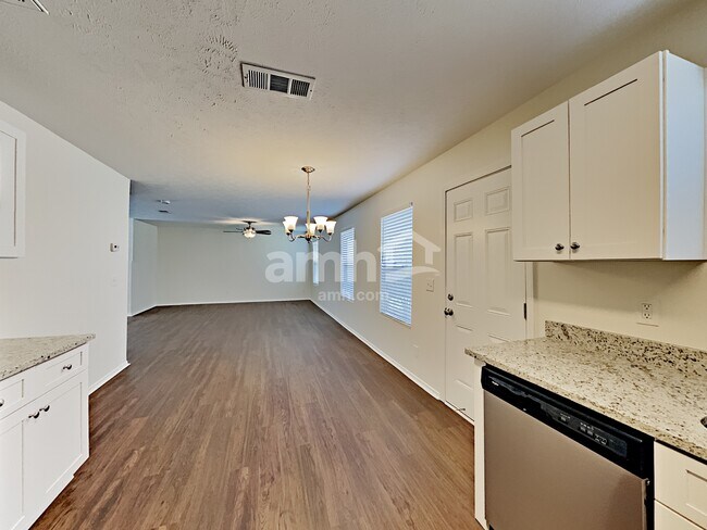 Photo - 5209 Sunsail Dr