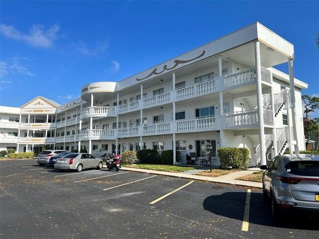 Building Photo - 2428 Columbia Dr Unit 68
