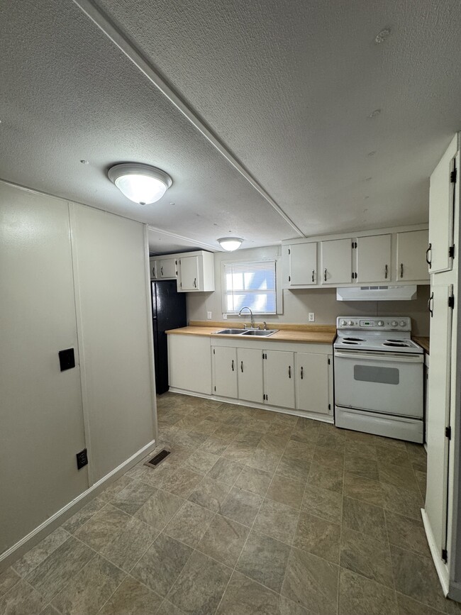 Photo - 2317 Cadillac Dr