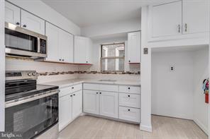 Photo - 4242 Pine St