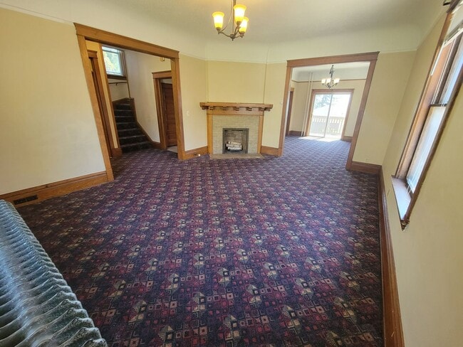 Photo - 624 E 6th St Unit Main House