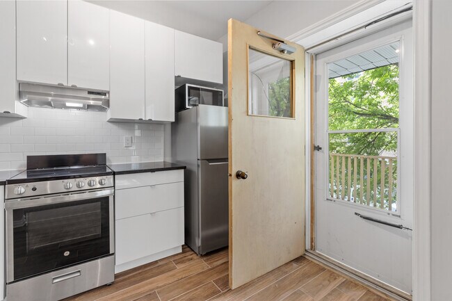 Photo - 139 Stewart St Unit 2