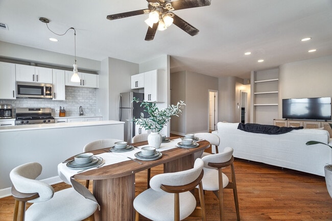 Photo - 2214 W Barry Ave Unit ID1359762P