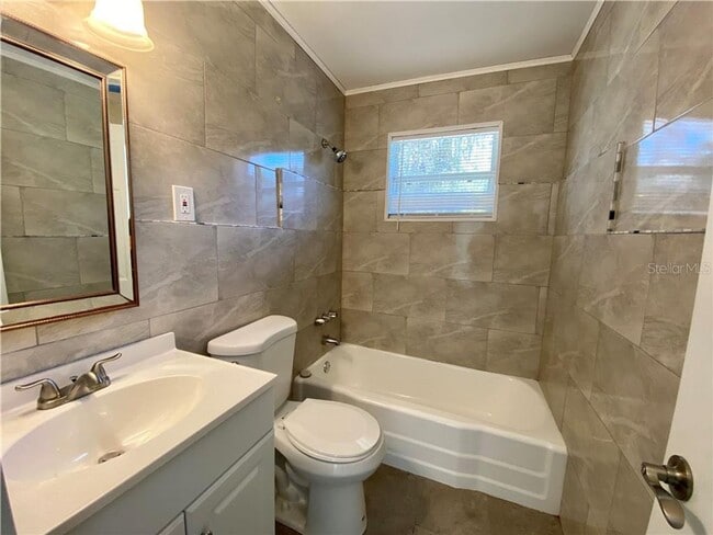 Photo - 769 Greenway Pl