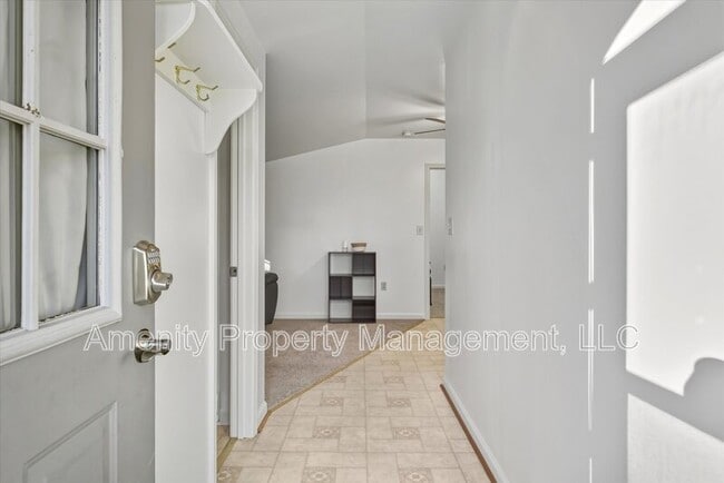 Photo - 121 Yorkshire Dr Unit Apt A