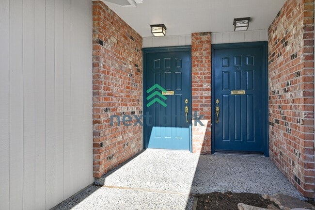 Photo - "Chic 2-Bed Townhouse Retreat in Bellevue – Spacious 1250 Sq Ft Living with Modern Comforts!"