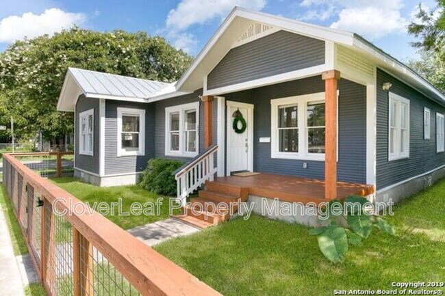 Photo - 803 Burleson St