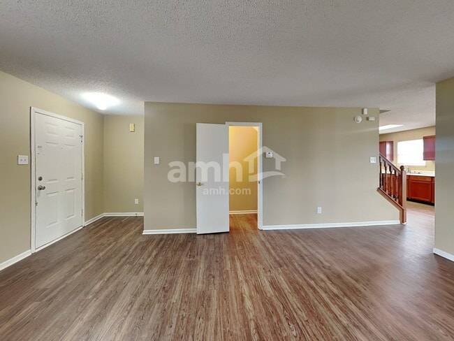 Photo - 5627 N Plymouth Ct