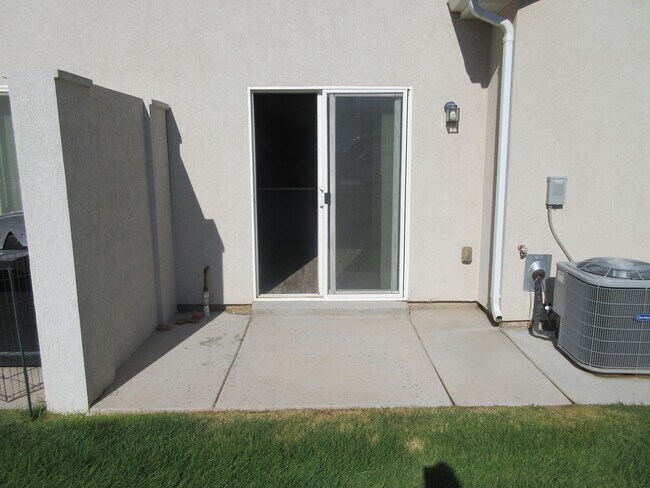 Photo - 3 bed 2.5 bath - Newer townhome in the hea...