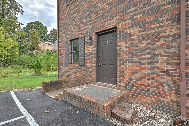 Photo - 182 Hart Rd