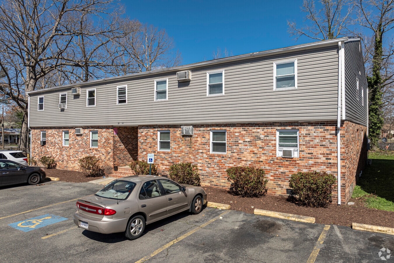 Henry Clay Apartments - Henry Clay Apartments