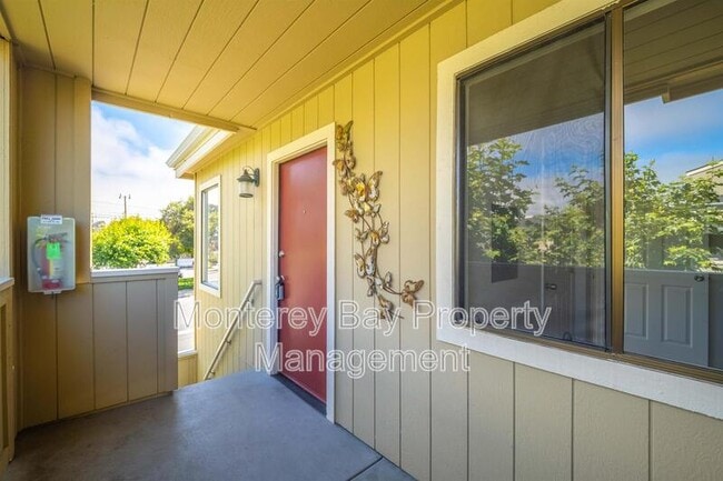 Building Photo - 820 Casanova Ave Rental