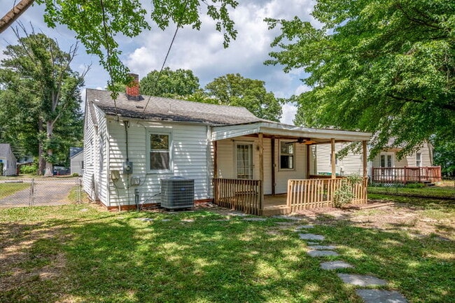 Photo - Charming 3-Bedroom, 1 Bath Home located in Sandston-$1750/Mo