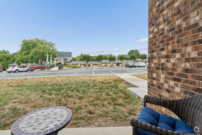 2BR,2.5BA - 918SF - View