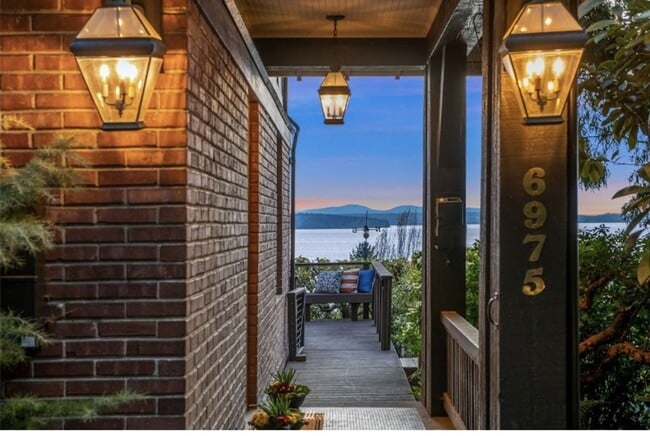Photo - 6975 47th Ave SW
