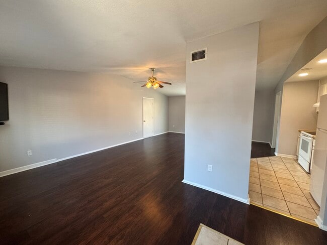 Photo - 261 Windsor Castle Dr