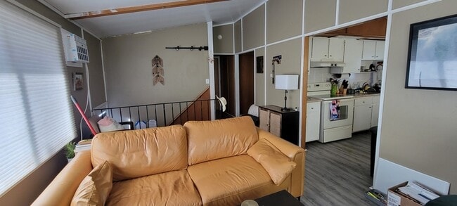 Photo - 323 N Franklin Ave