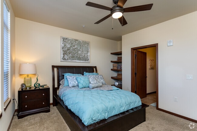 2BR, 2BA - F