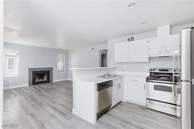 Photo - 4170 E Tonopah Ave Unidad 113