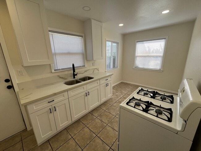 Photo - Cozy Upland Cottage 1bed + 1bath in a quiet neighborhood -  Available now