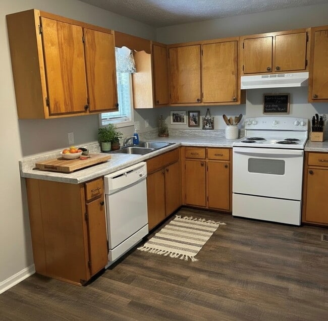 Photo - 1071 Woodland Dr