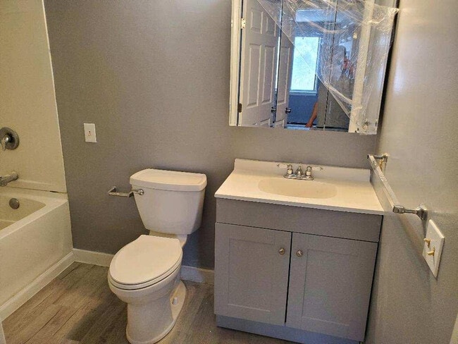 H31 lg 1BD - Handicap Bath