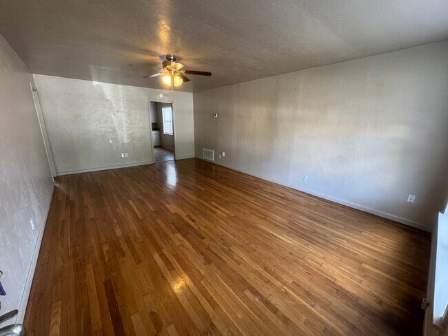 Photo - 1012 S Ellison Ave