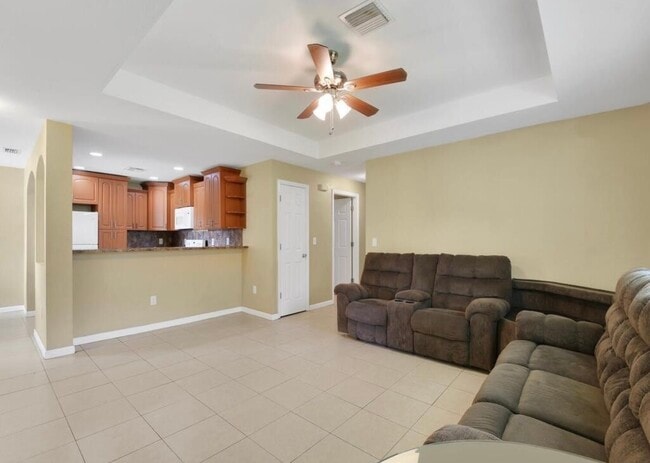 Living room - 224 Homer Ave S