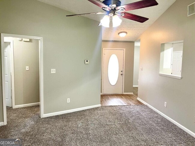 Photo - 215 Mountain Ridge