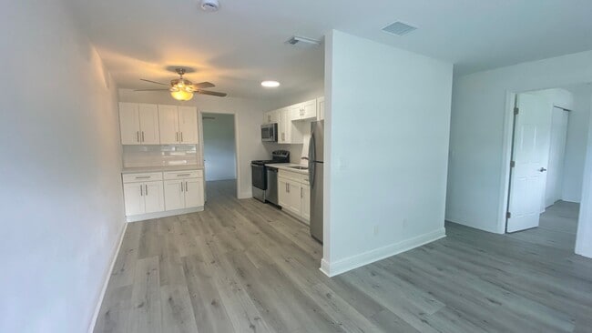 Photo - Beautifully Renovated 3/2 Villa in West Br...