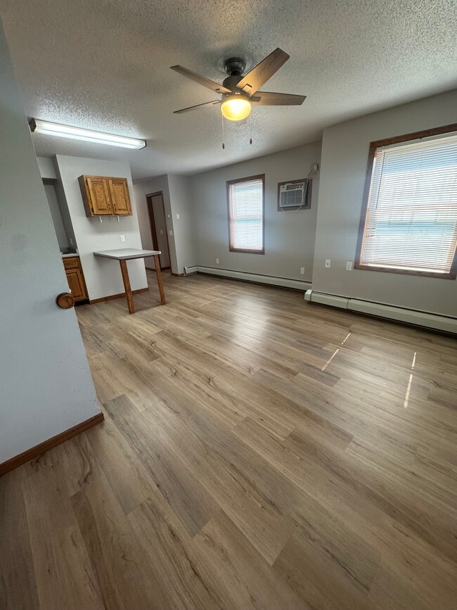 Photo - 314 W 4th St Unidad 2