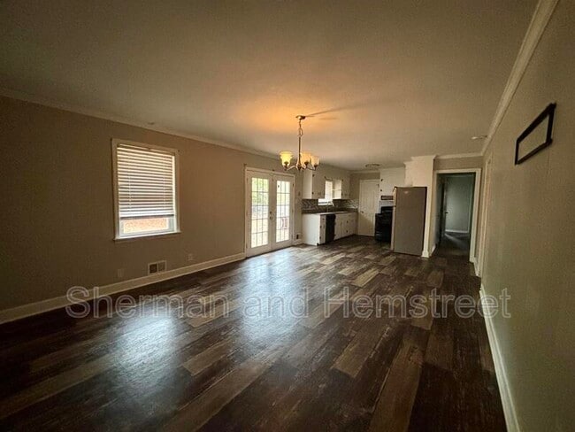 Photo - 2817 Meadowbrook Dr