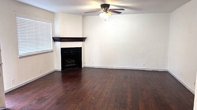 Photo - 1932 Hidden Way