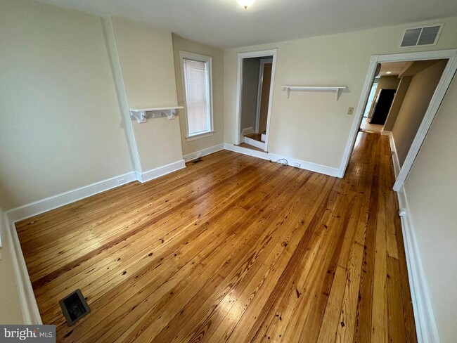 Building Photo - 26 N Congress St