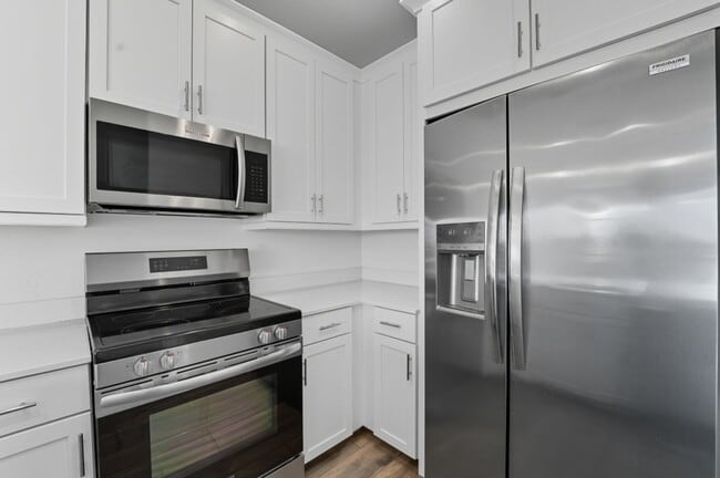 Photo - Like new Luxurious Modern townhome with 2 Master Suits in Warner Meadows!