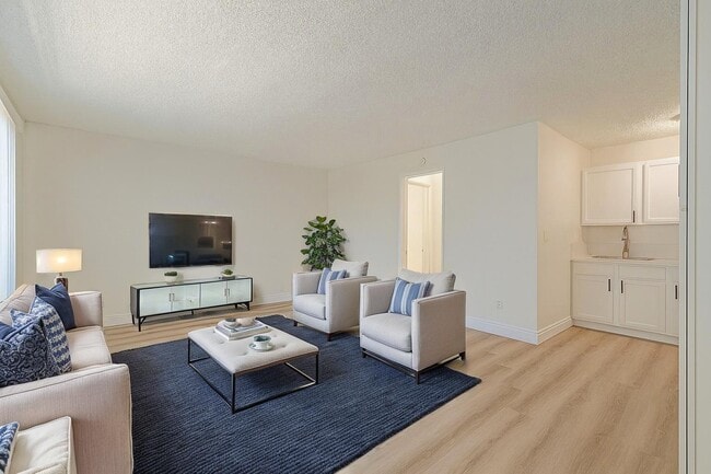 7466 Rosemead Apts