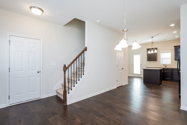 Photo - 377 Crawford Pkwy