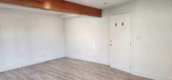 Photo - 1112 Robert Bush Drive West Unidad C