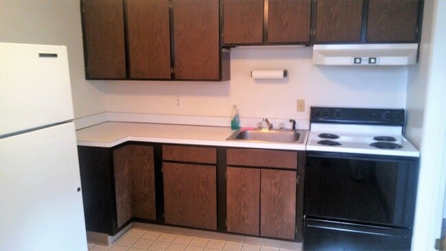 Building Photo - 2 Gage Ave Unit #2
